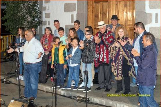  Valsequillo improvisa el verso (Foto Ildefonso Rodríguez)